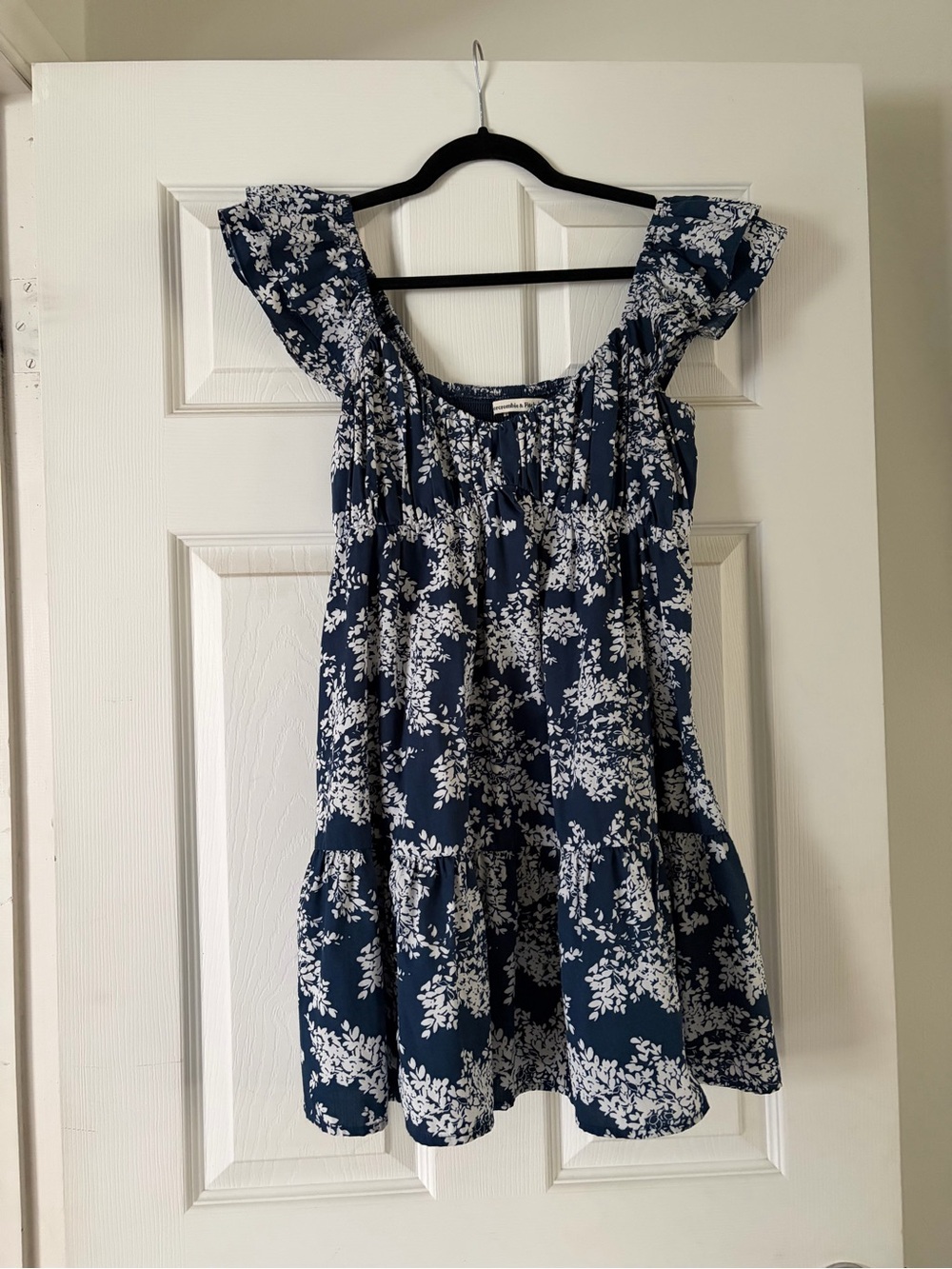 Abercrombie & Fitch Navy and White Floral Ruffle-Sleeve Dress
